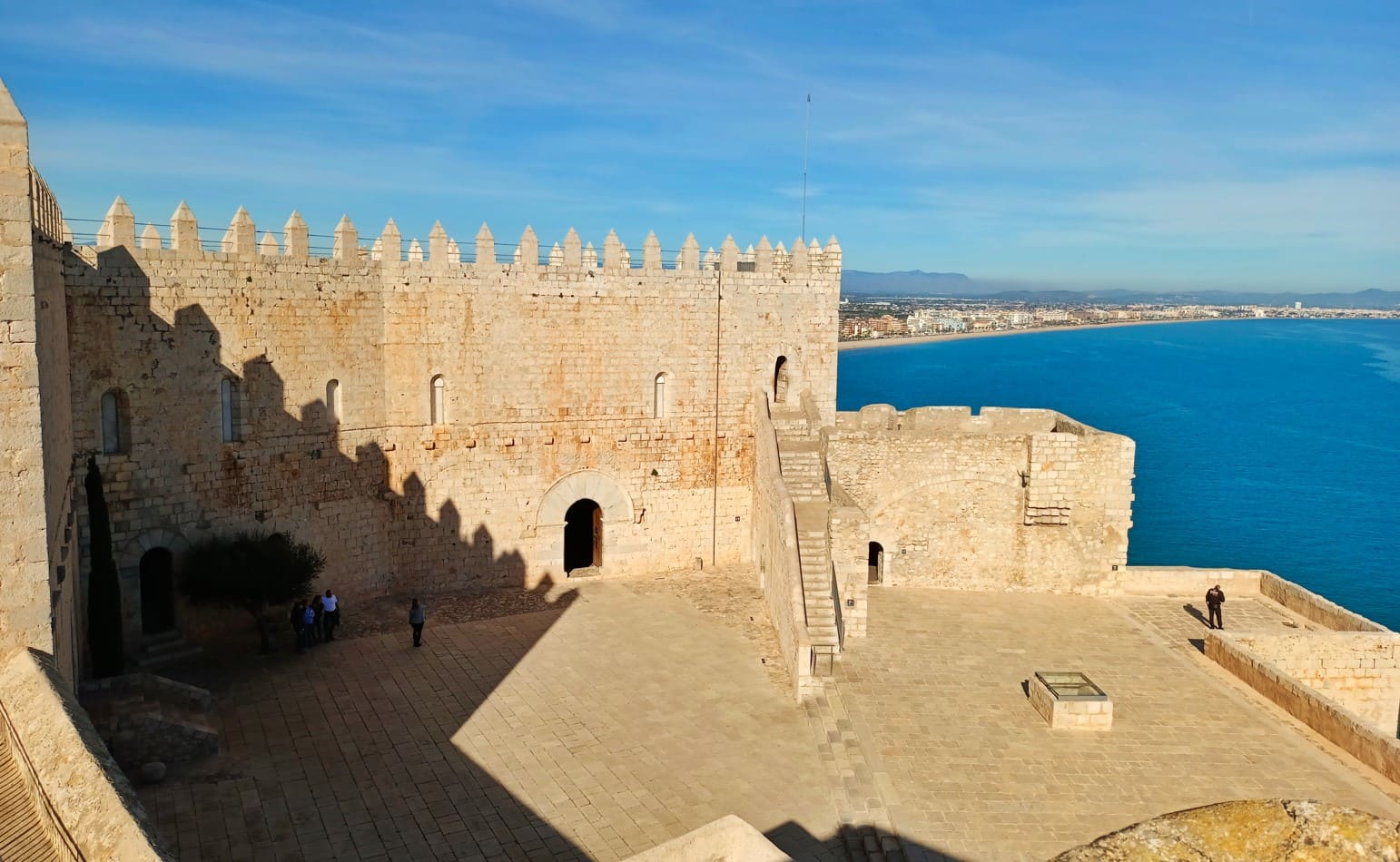 historia-del-castillo-del-papa-luna-en-pe-scola-visita-el-castillo